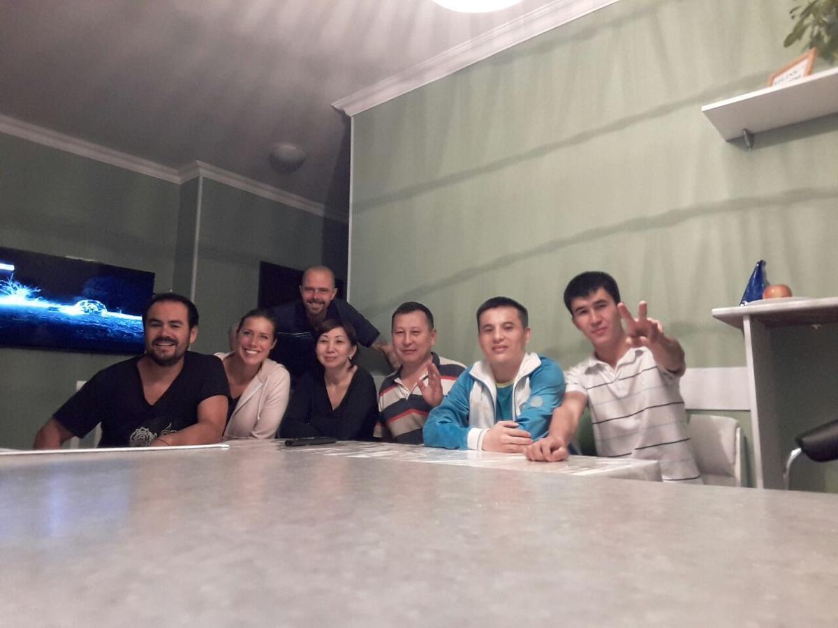Hostel Infiniti Astana Extérieur photo