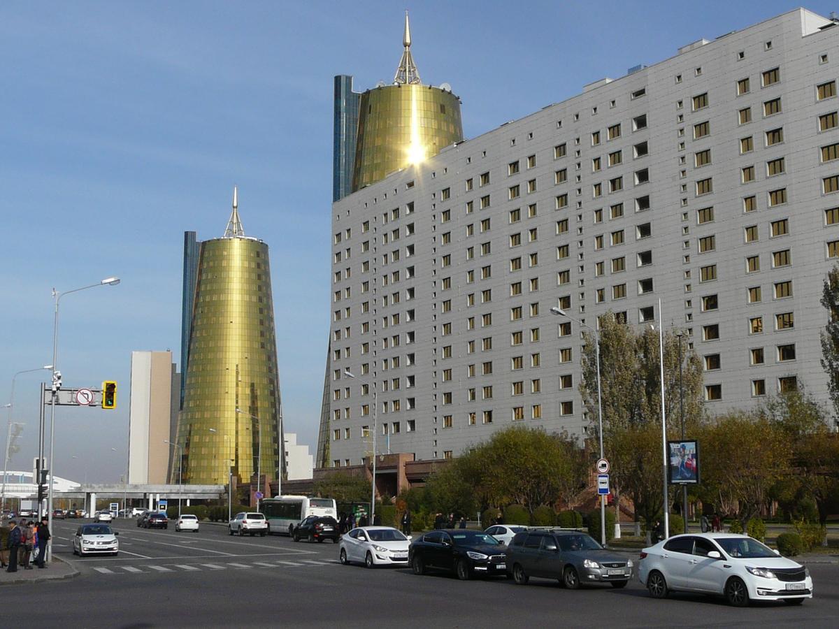 Hostel Infiniti Astana Extérieur photo